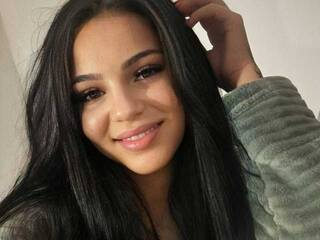 Еротичен видео чат ArielaRaven