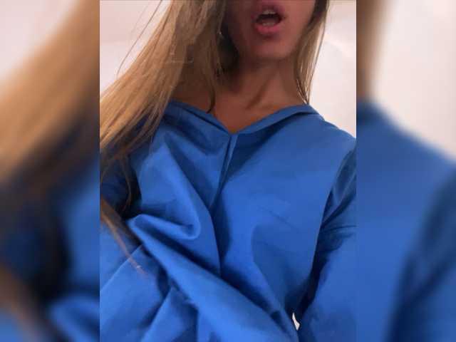 Екранни снимки на излъчване ArinaLove77