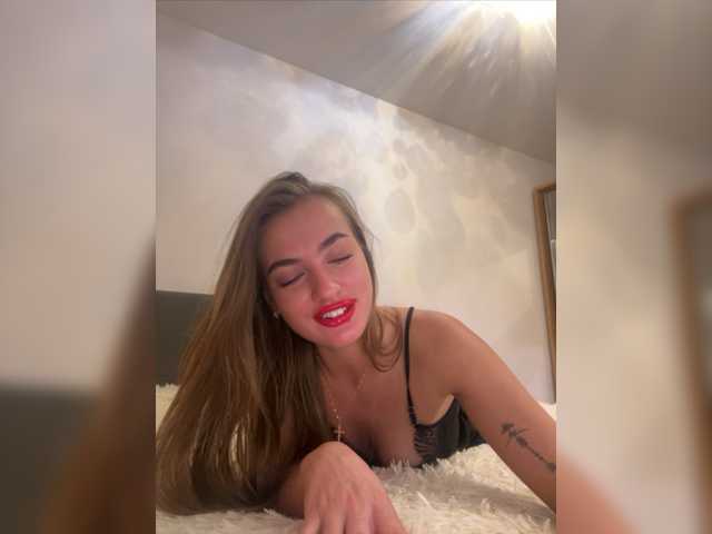 Екранни снимки на излъчване ArinaLove77