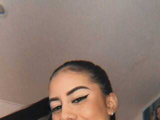 Еротичен видео чат AriWeet