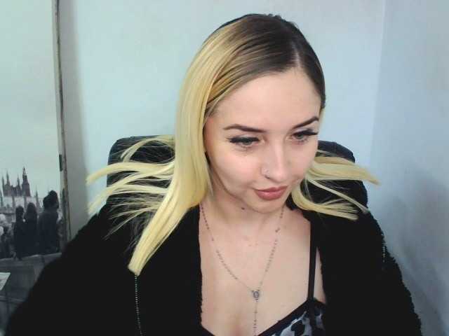 Екранни снимки на излъчване Ashleey