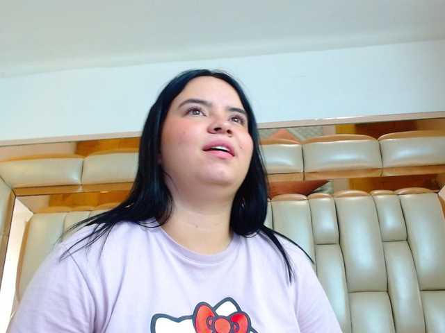 Екранни снимки на излъчване AshleyPalmer