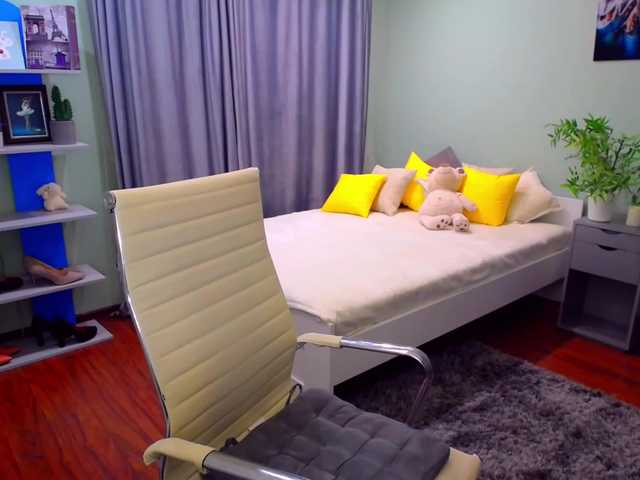 Екранни снимки на излъчване ExcessOfFeel