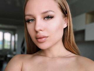 Еротичен видео чат Astii