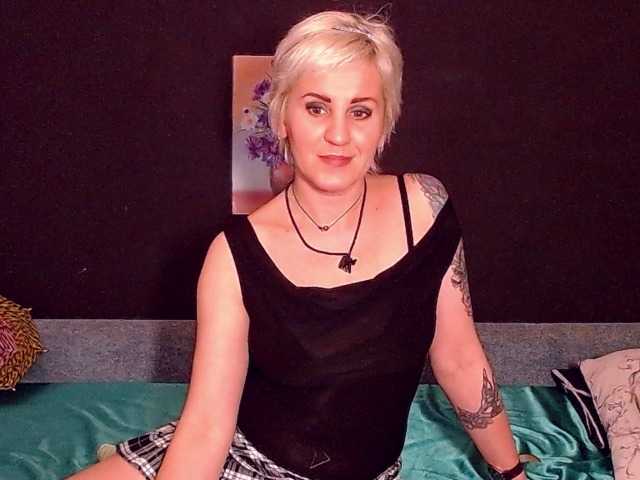 Екранни снимки на излъчване Amrolla