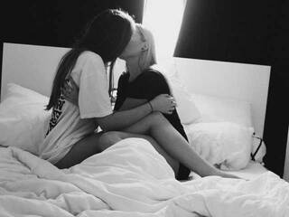 Еротичен видео чат awesomegirlsx