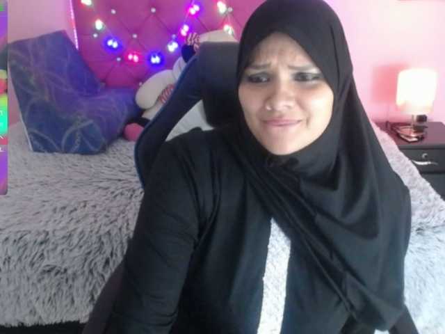 Екранни снимки на излъчване AzaharaMahmud