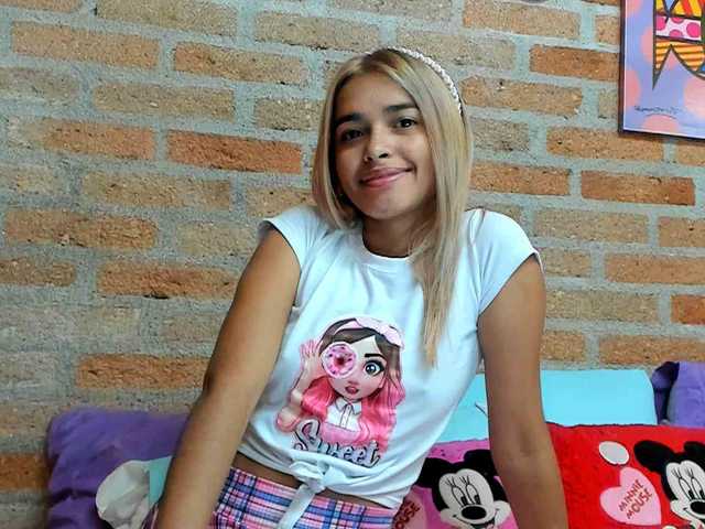 Снимка на профила barelylegal18