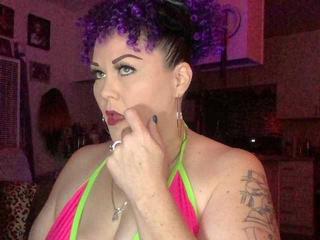 Екранни снимки на излъчване bbwsarah1981