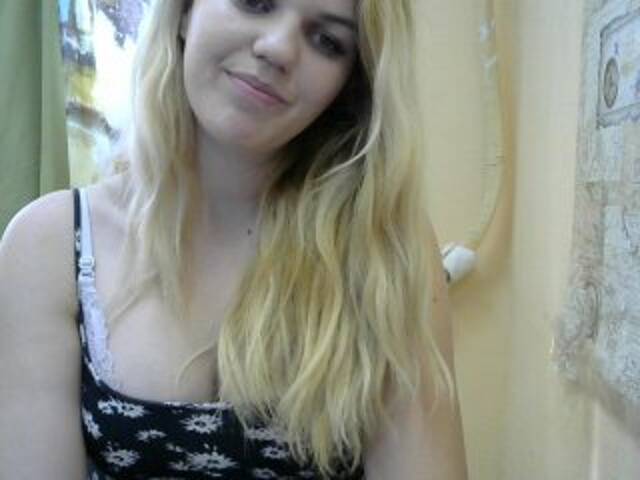 Екранни снимки на излъчване BellyBella