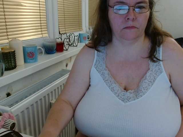 Екранни снимки на излъчване Bessy123