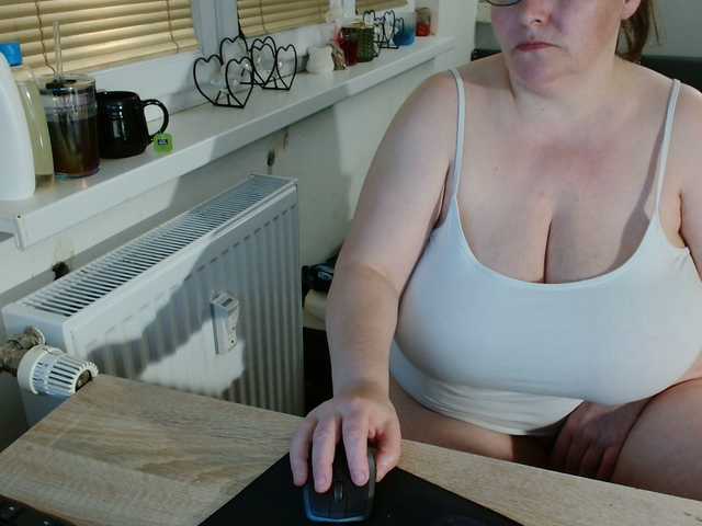 Екранни снимки на излъчване Bessy123