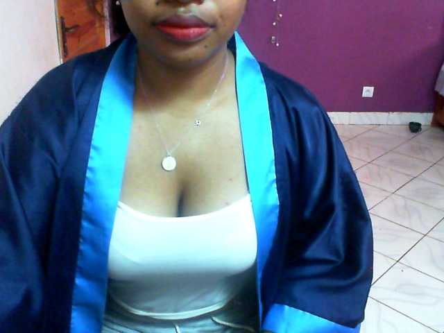 Екранни снимки на излъчване BethJoyX