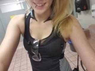 Снимка на профила BlondeBaby