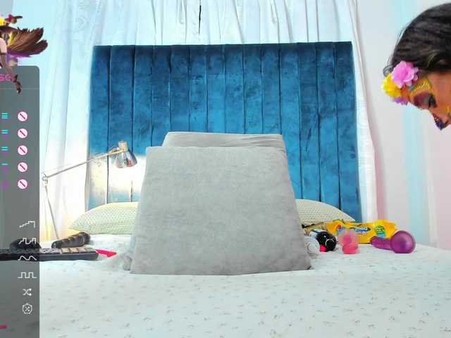 Екранни снимки на излъчване blondehorny69