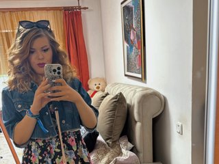 Еротичен видео чат BlondeMaya