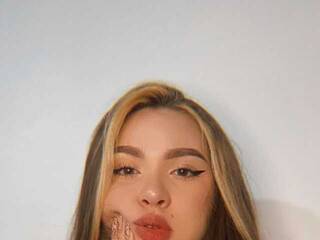 Еротичен видео чат Blondie-Kiutt