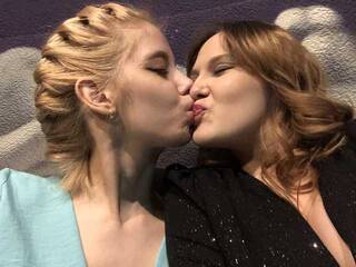 Еротичен видео чат BlondiPolli