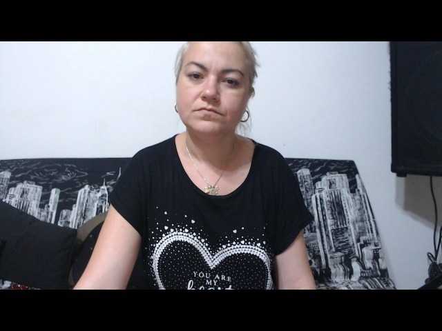 Екранни снимки на излъчване Softhottmilf