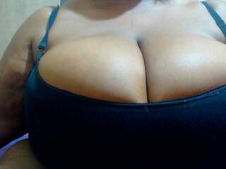 Еротичен видео чат bustytitsxx