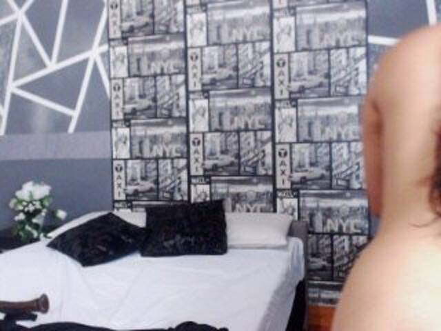 Екранни снимки на излъчване CAMILA418