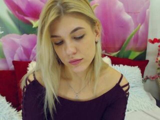 Екранни снимки на излъчване CamomillaG