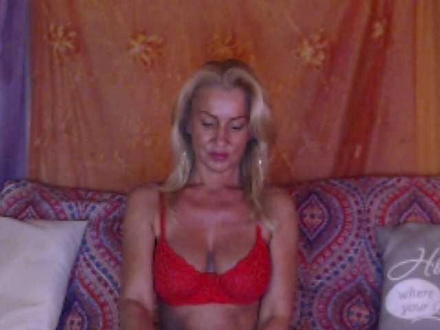 Снимки candy12cane Strip Show in PVT! blonde #classy #sensual #show #private #oil #naked #bigboobs #c2c #talkative #tan