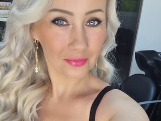 Еротичен видео чат CandyHellenx