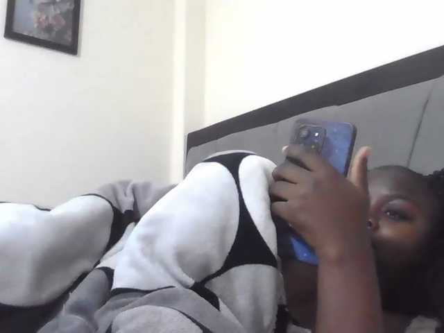 Екранни снимки на излъчване candynoir