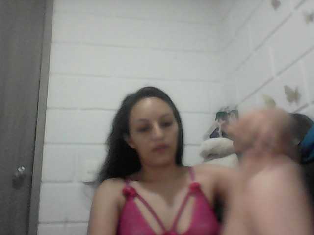 Снимки carito11 Hi there . I will undress and make squirt in public, my sister and her husband sleep 1000 tokens