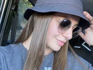 Еротичен видео чат CarlieActive