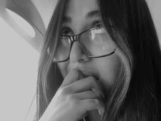 Еротичен видео чат Caroline12