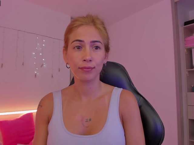 Снимки CassieKleinX ♥hi guys i want you to touch my body slowly and make me quirt @remain ▼ @PVT Open ♥