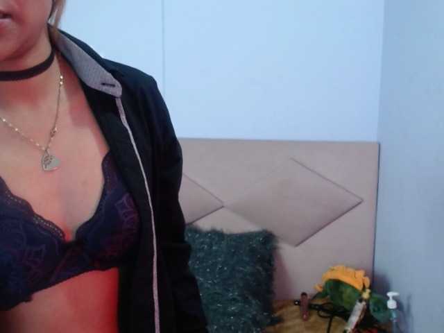 Екранни снимки на излъчване CathaLee