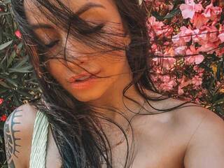 Еротичен видео чат Caylin