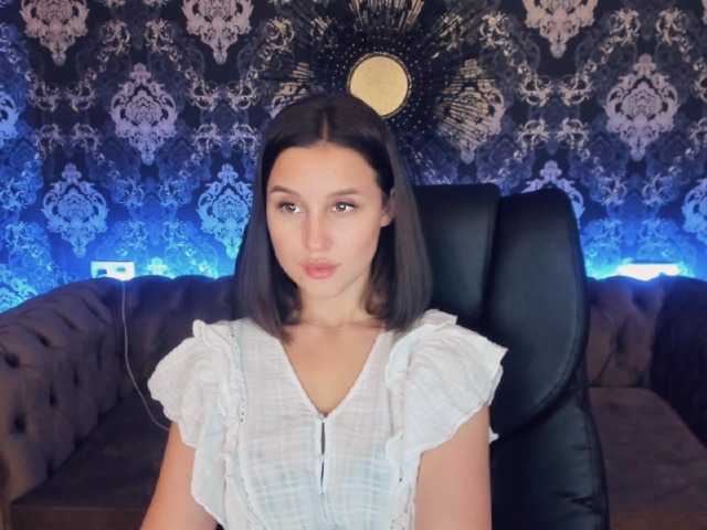 Екранни снимки на излъчване ChanelCollins