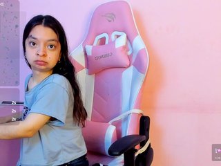 Еротичен видео чат CharlotteMuller