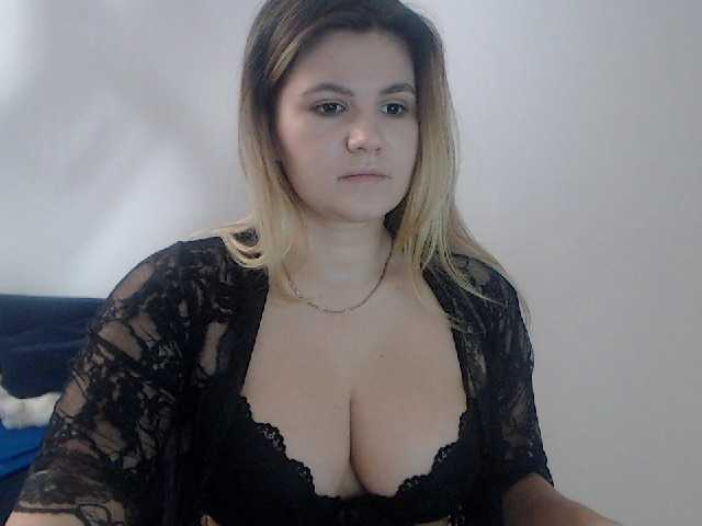 Екранни снимки на излъчване CheepyKitty