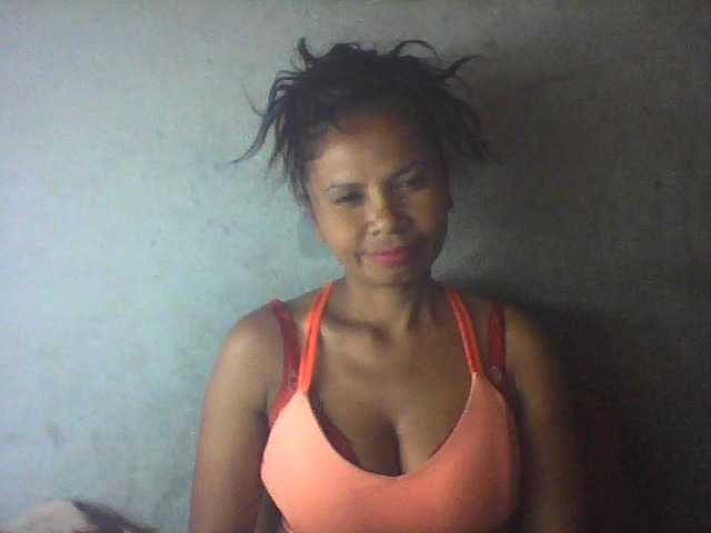 Екранни снимки на излъчване cheri-coco