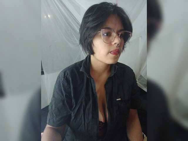 Екранни снимки на излъчване CherryAangela