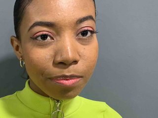 Еротичен видео чат Chloe-Brooks