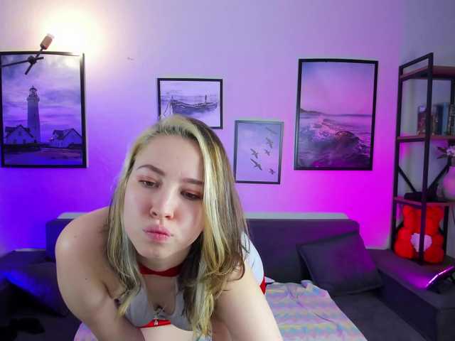 Снимки chloe-evanens welcome in my room 0