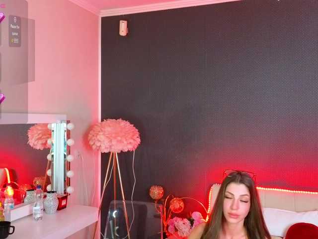 Екранни снимки на излъчване ChloeKassidy