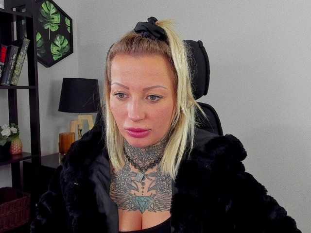 Снимки ChloePleasure #tattoo#dominate#femdom#cuckold#dirtytalk#fantasize#joi