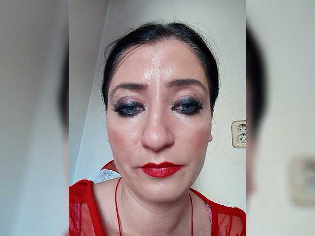 Екранни снимки на излъчване ChristianaHot