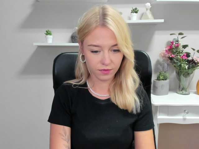 Снимки CindyGlam #blonde #joi #cuckold #femdom #sph