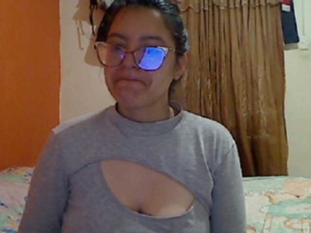 Снимки cleohot latina#boobs#ass#glasses#cum#feet#lovense
