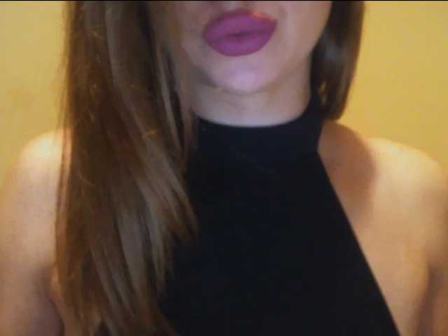 Екранни снимки на излъчване CocoMademoise