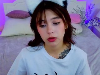 Еротичен видео чат CoralineJones