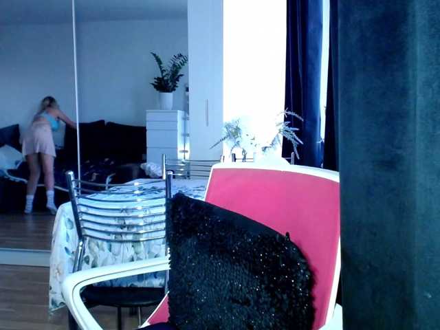 Екранни снимки на излъчване Cornelia22hot